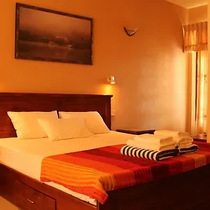** Guest house Janishi Residencies Sri Lanka
